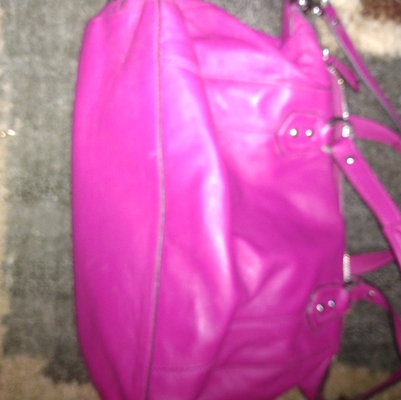 Pretty pink Coach purse with long strap included - Picture 3 of 3